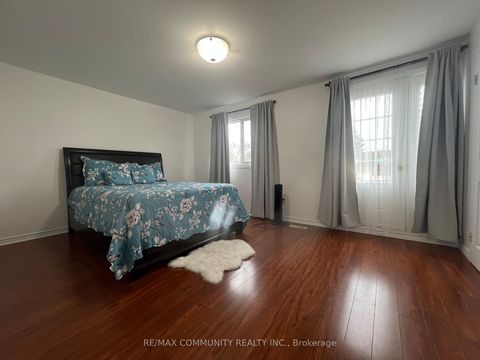 Photo 14 at 284 Sprucewood Court, L'Amoreaux, Toronto