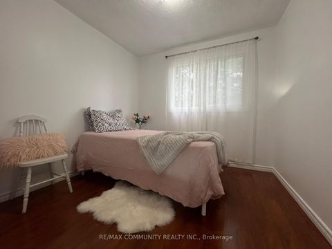 Photo 16 at 284 Sprucewood Court, L'Amoreaux, Toronto