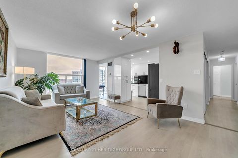 Photo 9 at 806 - 30 Harding Boulevard W, North Richvale, Richmond Hill