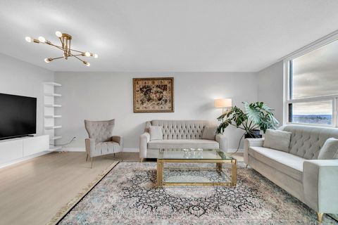 Photo 11 at 806 - 30 Harding Boulevard W, North Richvale, Richmond Hill