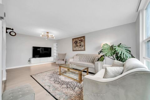 Photo 12 at 806 - 30 Harding Boulevard W, North Richvale, Richmond Hill