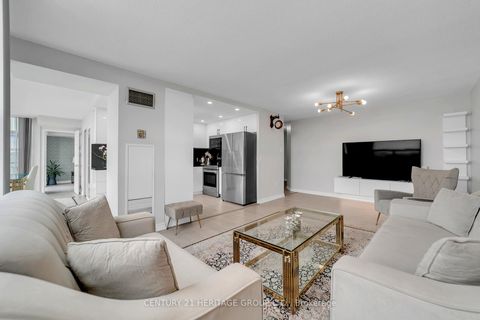 Photo 13 at 806 - 30 Harding Boulevard W, North Richvale, Richmond Hill