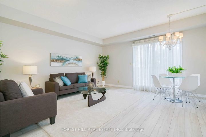 Photo 4 at 103 - 9 Greenbriar Road, Bayview Village, Toronto