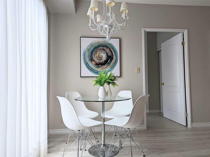 Photo 7 at 103 - 9 Greenbriar Road, Bayview Village, Toronto