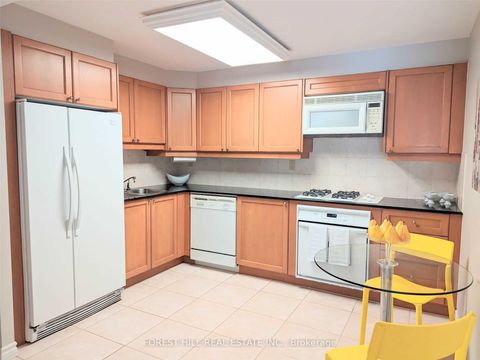 Photo 8 at 103 - 9 Greenbriar Road, Bayview Village, Toronto