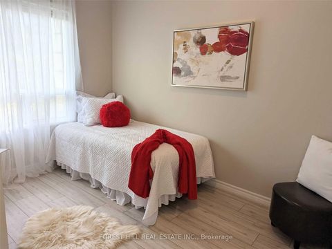 Photo 15 at 103 - 9 Greenbriar Road, Bayview Village, Toronto