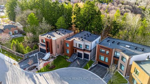 Photo 1 at 12 Elaine Lennox Court, Rouge E11, Toronto