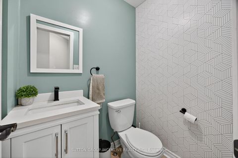 Photo 7 at 4 Dunnett Drive, Ardagh, Barrie