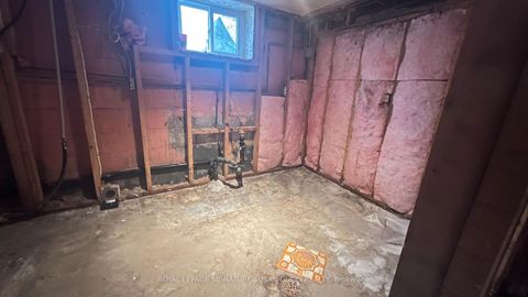 Photo 4 at 840 Sammon Avenue, East York, Toronto