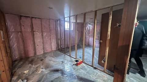 Photo 6 at 840 Sammon Avenue, East York, Toronto