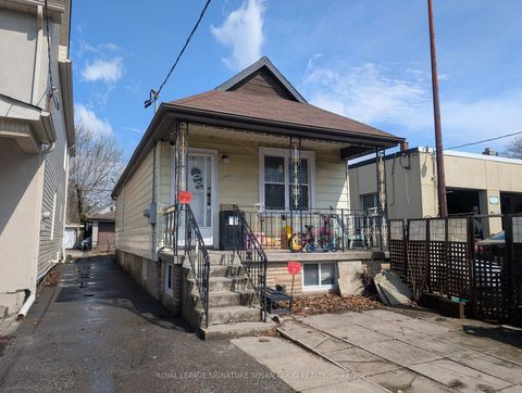 Photo 8 at 840 Sammon Avenue, East York, Toronto