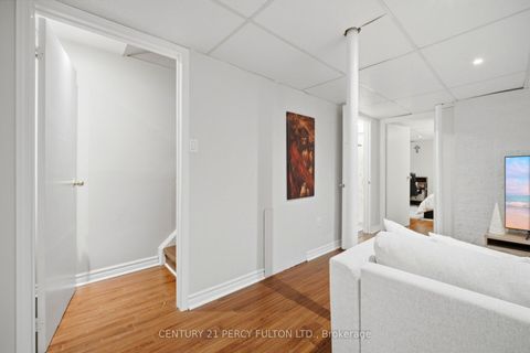 Photo 33 at 1786 Listowell Crescent, Liverpool, Pickering