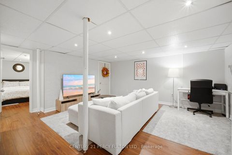 Photo 34 at 1786 Listowell Crescent, Liverpool, Pickering