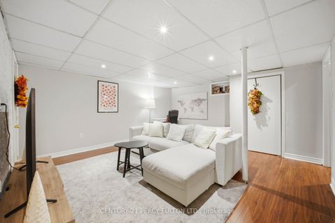 Photo 35 at 1786 Listowell Crescent, Liverpool, Pickering