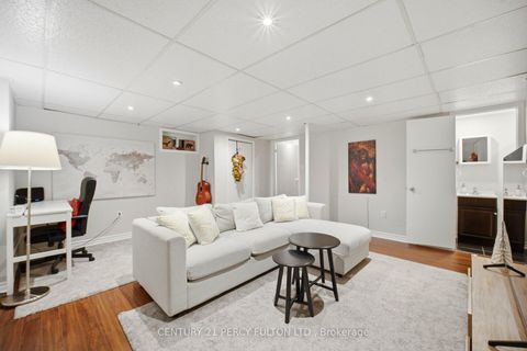 Photo 36 at 1786 Listowell Crescent, Liverpool, Pickering