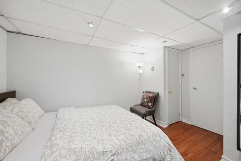 Photo 38 at 1786 Listowell Crescent, Liverpool, Pickering