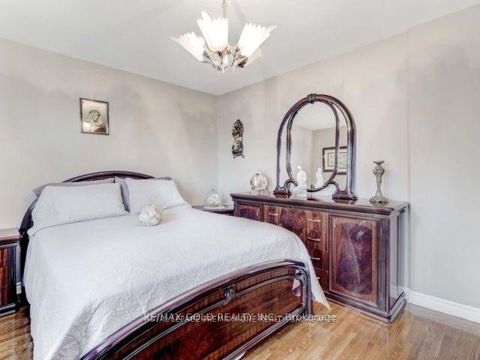 Photo 13 at 6 Monaco Court, Black Creek, Toronto