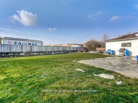 Photo 27 at 6 Monaco Court, Black Creek, Toronto