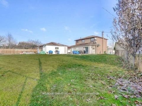 Photo 28 at 6 Monaco Court, Black Creek, Toronto