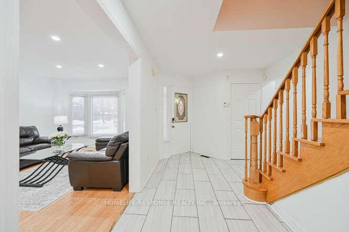 Photo 1 at 6103 PRAIRIE Circle, Lisgar, Mississauga