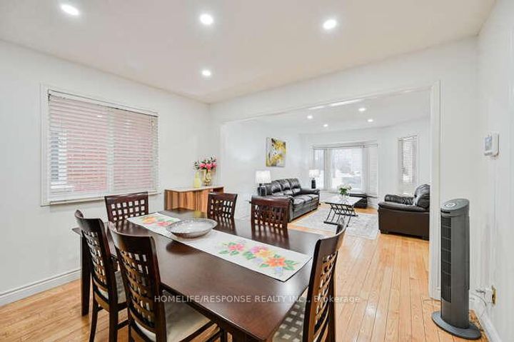 Photo 2 at 6103 PRAIRIE Circle, Lisgar, Mississauga