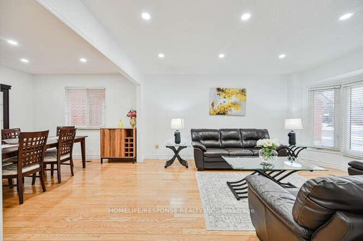 Photo 3 at 6103 PRAIRIE Circle, Lisgar, Mississauga