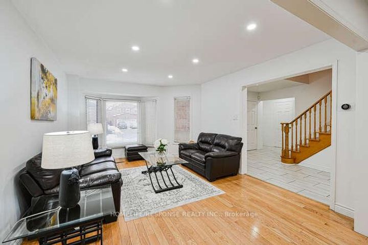 Photo 5 at 6103 PRAIRIE Circle, Lisgar, Mississauga