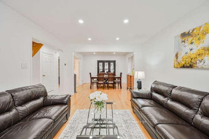 Photo 6 at 6103 PRAIRIE Circle, Lisgar, Mississauga