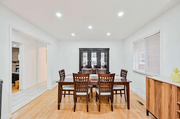 Photo 7 at 6103 PRAIRIE Circle, Lisgar, Mississauga