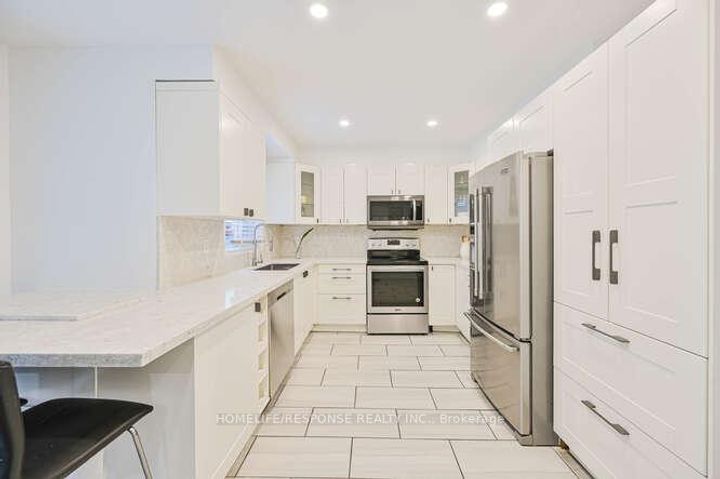 Photo 9 at 6103 PRAIRIE Circle, Lisgar, Mississauga