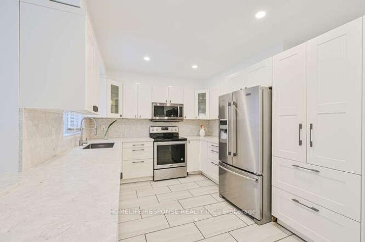 Photo 11 at 6103 PRAIRIE Circle, Lisgar, Mississauga