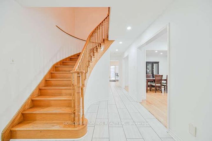 Photo 15 at 6103 PRAIRIE Circle, Lisgar, Mississauga