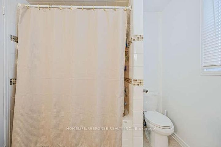 Photo 18 at 6103 PRAIRIE Circle, Lisgar, Mississauga