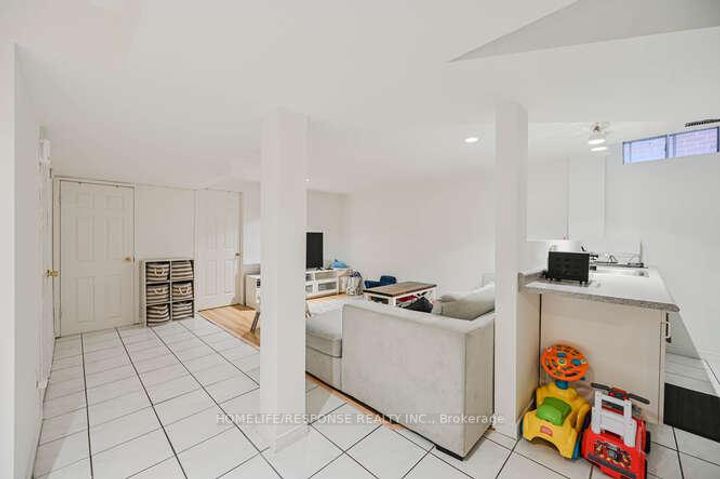 Photo 25 at 6103 PRAIRIE Circle, Lisgar, Mississauga