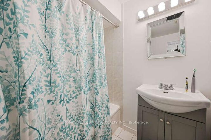 Photo 30 at 6103 PRAIRIE Circle, Lisgar, Mississauga