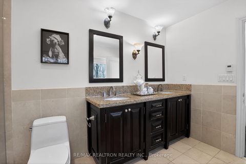Photo 17 at 14038 Bayview Avenue, Aurora Estates, Aurora