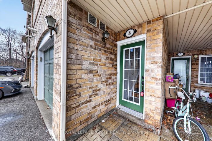 Photo 3 at 4 - 42 Pinery Trail, Malvern, Toronto