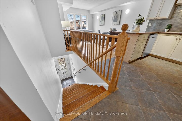 Photo 4 at 4 - 42 Pinery Trail, Malvern, Toronto