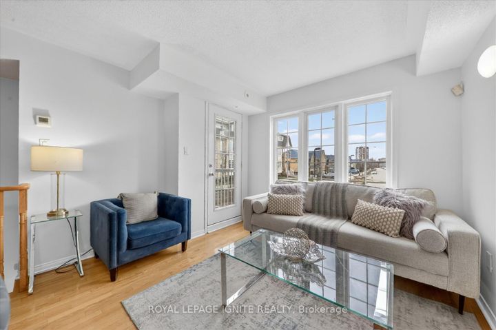 Photo 10 at 4 - 42 Pinery Trail, Malvern, Toronto