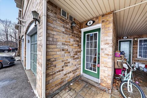 Photo 3 at 4 - 42 Pinery Trail, Malvern, Toronto