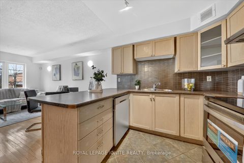 Photo 5 at 4 - 42 Pinery Trail, Malvern, Toronto