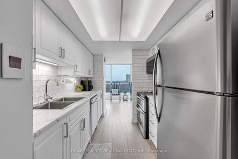 Photo 15 at 806 - 1 Rowntree Road, Jamestown, Toronto