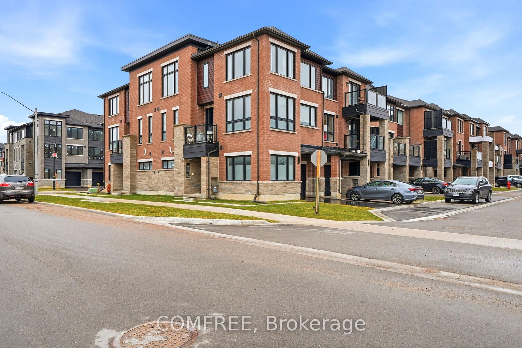 1 Red Maple Lane, Shore, Barrie photo number 2