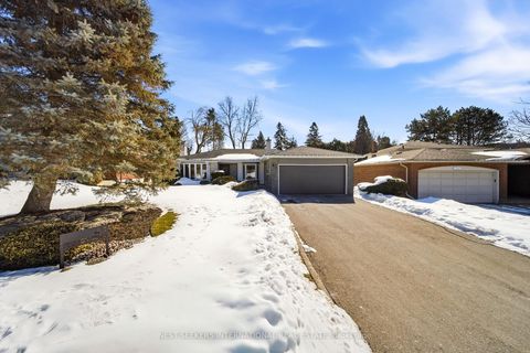 Photo 2 at 41 Camlaren Crescent, Kleinburg, Vaughan