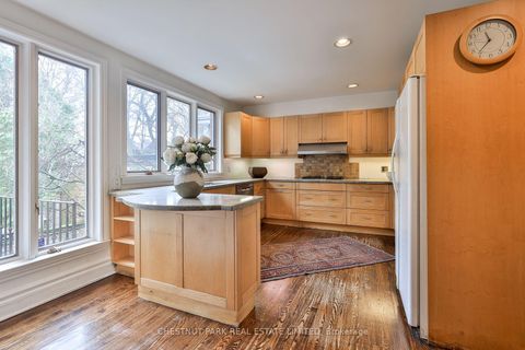 Photo 16 at 127 Roxborough Drive, Moore Park, Toronto