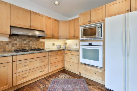 Photo 17 at 127 Roxborough Drive, Moore Park, Toronto