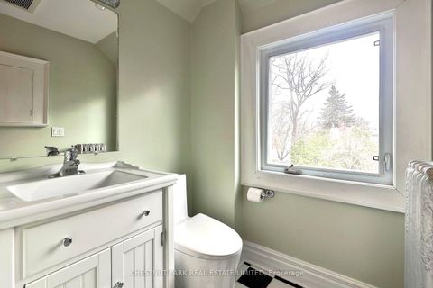 Photo 27 at 127 Roxborough Drive, Moore Park, Toronto