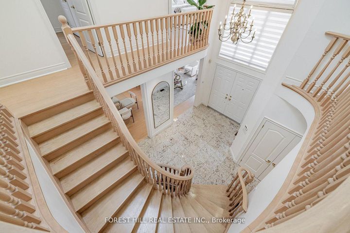 Photo 6 at 16 Northwood Drive, Newtonbrook East, Toronto