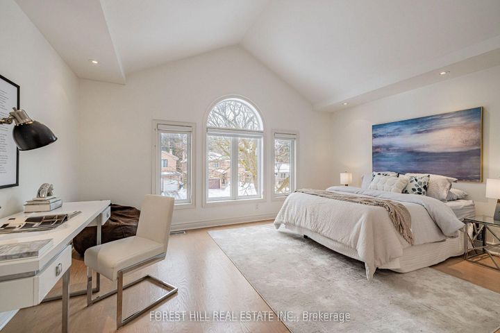Photo 28 at 16 Northwood Drive, Newtonbrook East, Toronto