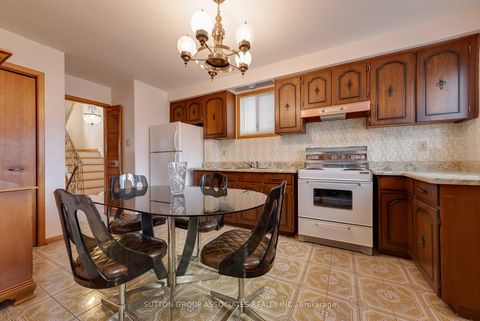 Photo 10 at 299 Wychwood Avenue, Cedarvale, Toronto